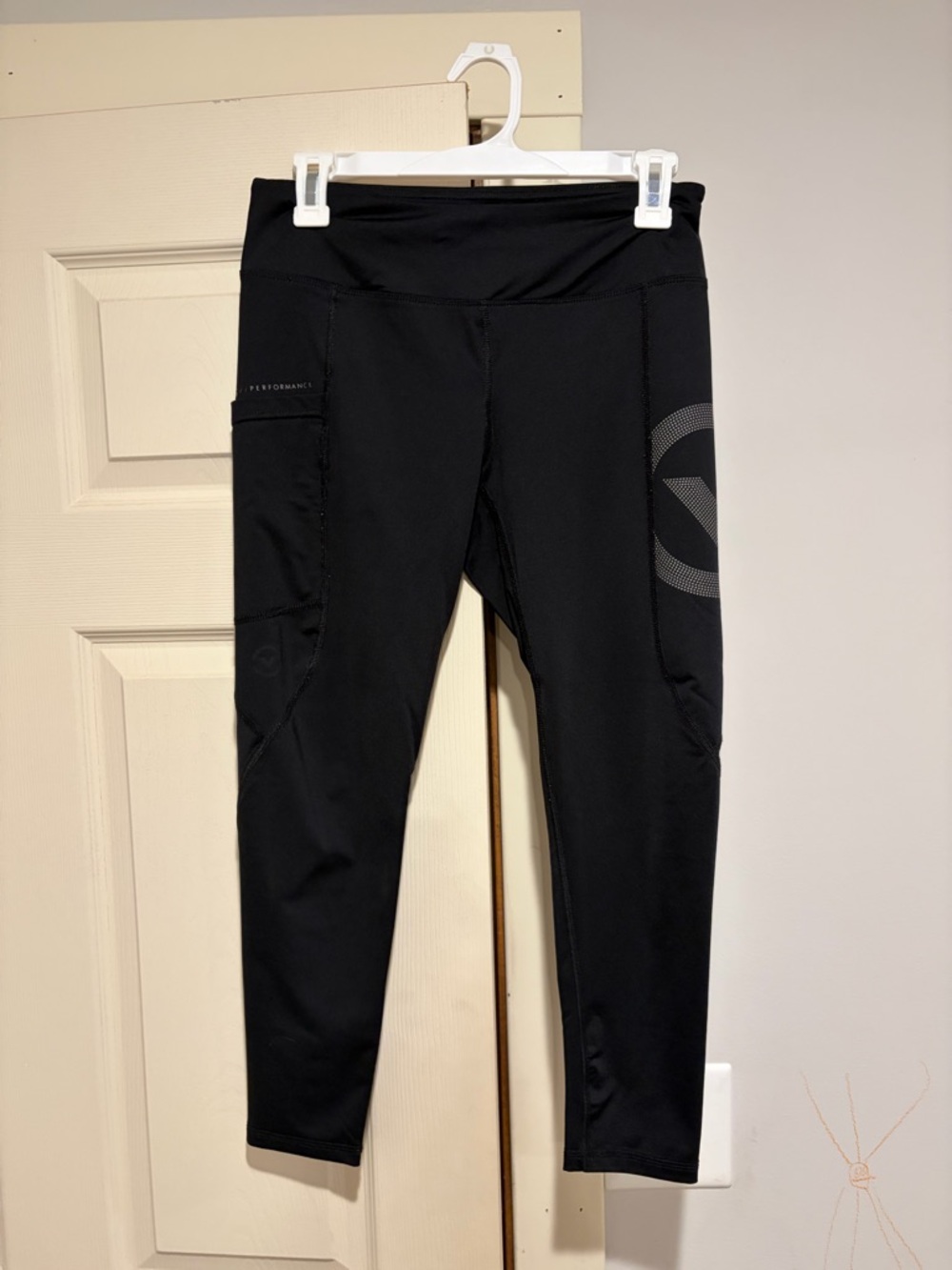 Virus Black Athletic 7/8 Leggings